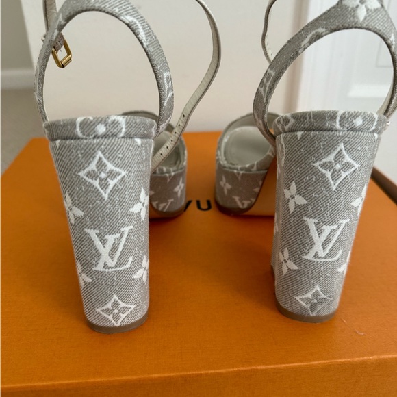 Louis Vuitton Logo Platform Sandals - taupe - Picture 4 of 8